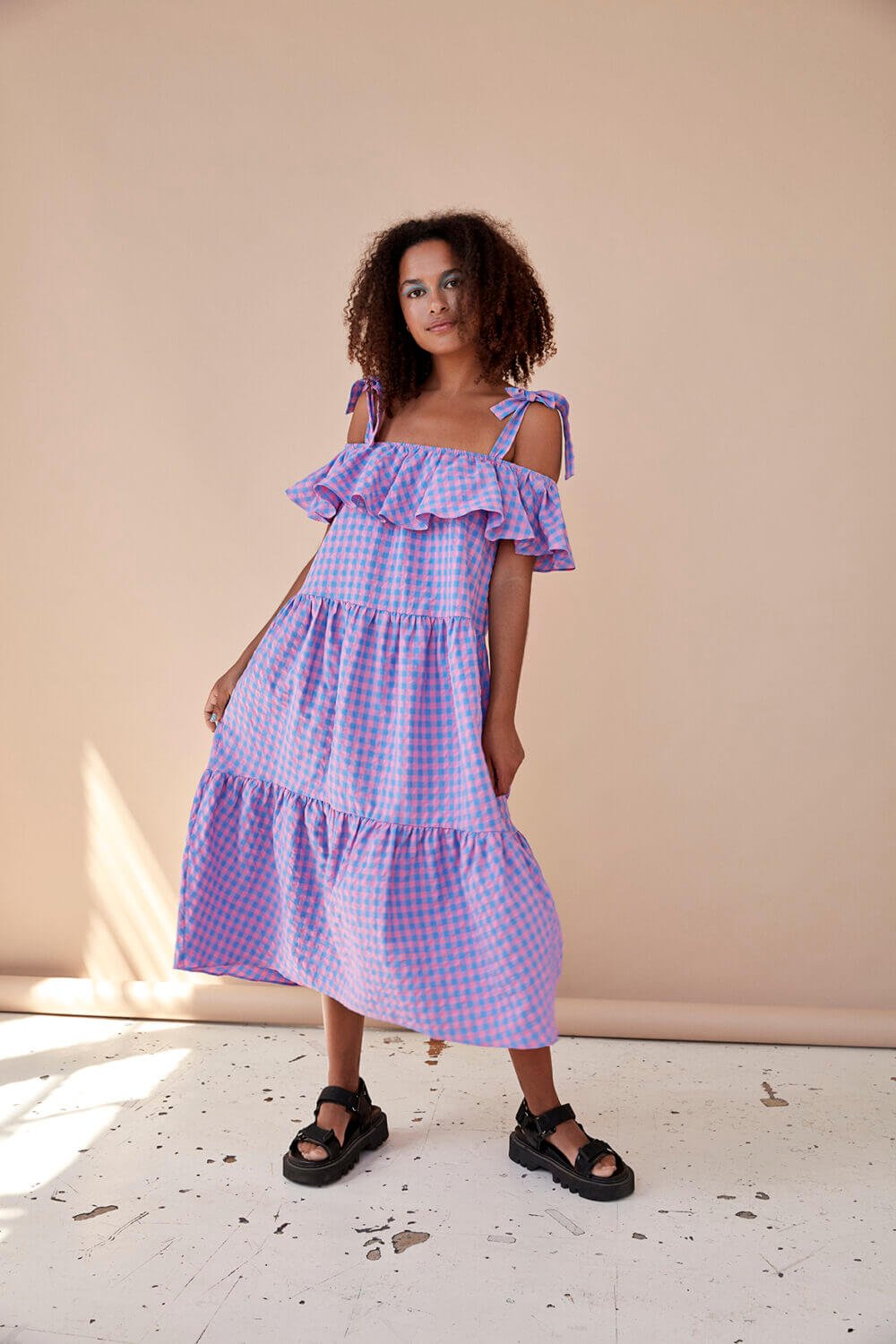 ruffle kjole