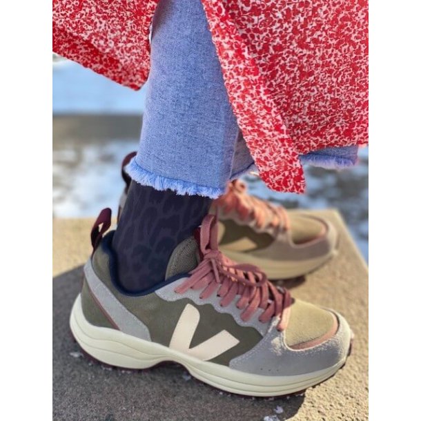 veja ™ suede venturi sneakers in oxford grey